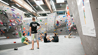 Boulderbereich des Kletterzentrum Innsbruck, Austragungsort der Qualifikationsrunden der IFSC Kletter-WM in Innsbruck